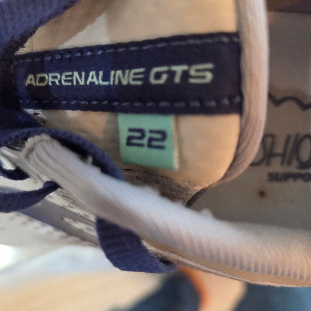 Women's Brooks Adrenaline GTS 22, Size 7.5 - Picture 2 of 10